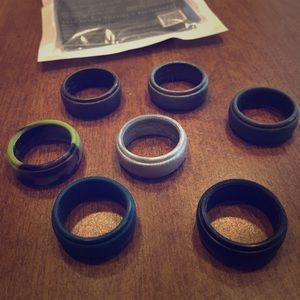 Set of 7 Men’s Silicone Wedding Rings NWT 8.5-9